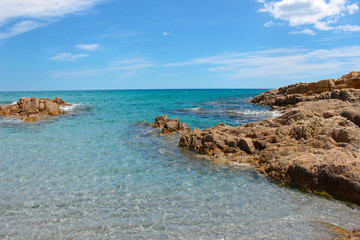 Türkisblaues Meer in Sardinien