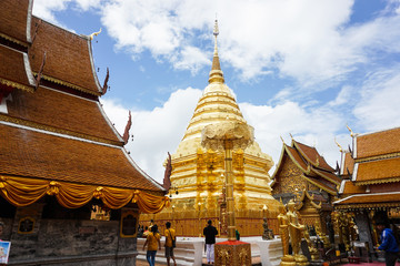 Fototapeta premium The beauty of Wat Phra That Doi Suthep in Chiang Mai, Thailand.