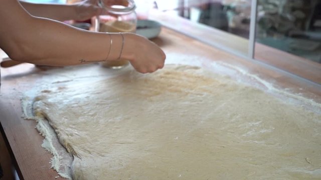 Zucker auf Teig