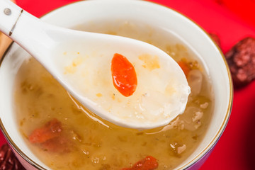 Peach gum snow saponin rice sugar water，Chinese traditional tonic