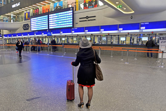 Warszawa Centralna dworzec kolejowy.