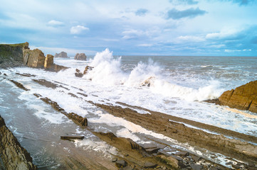 Temporal y olas en la Playa de Arnía, Liencres, Cantabria