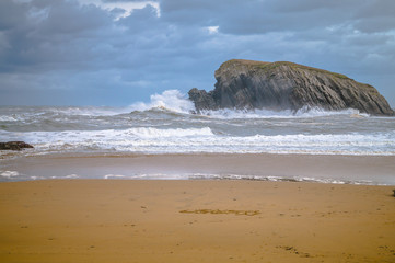 Temporal y olas en la Playa de Arnía, Liencres, Cantabria