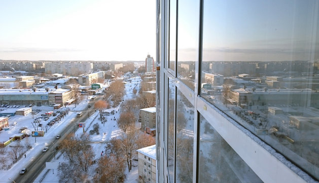  вид из окна выкотного дома на промышленный город в начале зимы  vid iz okna vykotnogo doma na promyshlennyy gorod v nachale zimy Возможно, вы имели в виду: вид из окна высотного дома на промышленный 