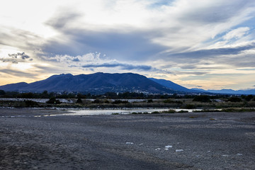 nubes y montaña
