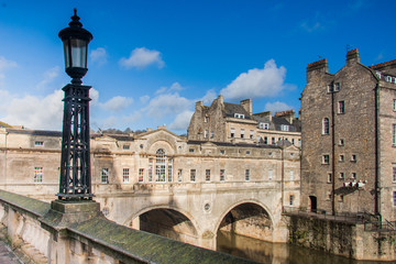 Fototapeta na wymiar The 18th century Pulteney Bridge, designed by Robert Adam, Bath, United Kingdom.