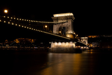 Budapest - Kettenbrücke bei Nacht
