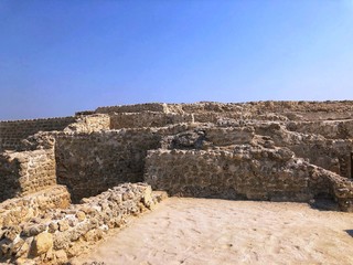 :The Qal'at al-Bahrain also known as the Bahrain Fort or Portuguese Fort, is an archaeological site located in Bahrain. country: Bahrain day : 1-9-2019