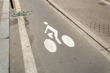 Marquage de zone cyclable sur route