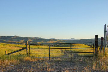 Fototapeta premium Colorado Countryside with Wooden Fence and Gate