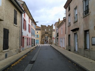 Fototapeta na wymiar Village de La Roche de Glun - Département de la Drôme - rue des écoles