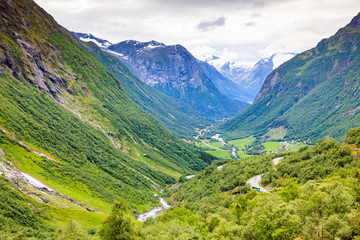 Naklejka premium Mountains view from Gamle Strynefjellsvegen Norway