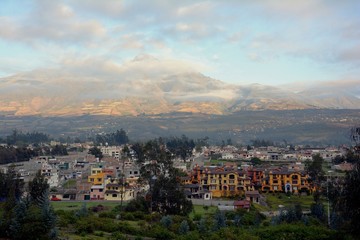 the citi and the volcano Cotacachi