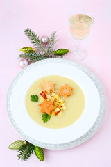 Festliche Weihnachtssuppe