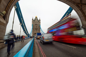 Fototapeta na wymiar Traffic scene on the Tower Bridge of London