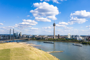 Obraz premium Rheinufer in Düsseldorf - Germany