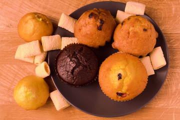 Appetizing muffins (muffins) and corn fluffy bars