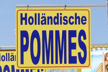Obraz premium Schild Holländische Pommes Frites, Blauer Himmel