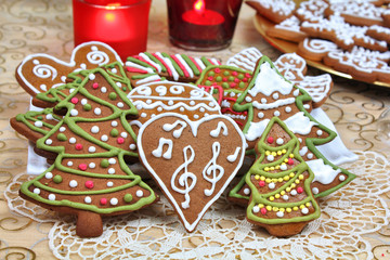Fototapeta na wymiar Gingerbread Christmas cookies decorated with colorful icing.