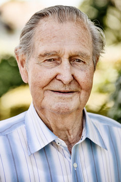 Senior, Portrait im Garten, Portr&auml;t