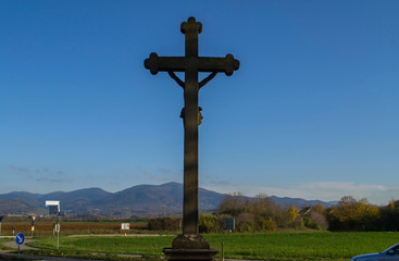 Fototapeta na wymiar cross on the cemetery