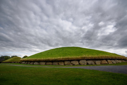 Knowth passage tomb in Br&uacute; na B&oacute;inne valley