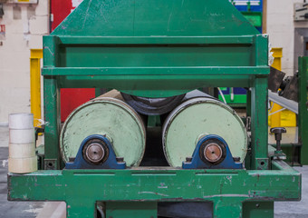Green machine symmetrical for rolling material and producing commercial carpets rugs textiles big...