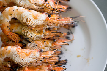 Obraz na płótnie Canvas Grilled shrimp (Giant freshwater prawn)