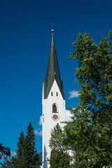 Kirchturm der katholischen Kirche in Oberstdorf