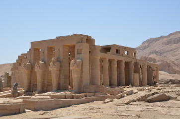 RAMESSEUM TEMPLE FUNÉRAIRE DE RAMSES II THÈBES EGYPTE