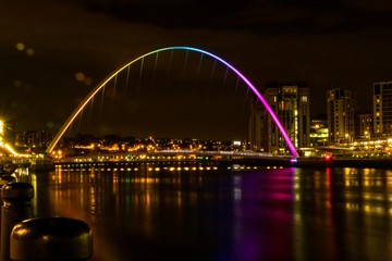 Fototapeta na wymiar Gateshead Millenium Bridge