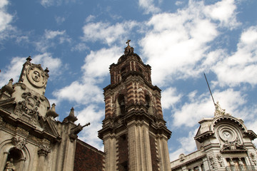 colonial buildings in mexico city