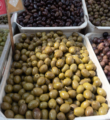 Green and Kalamata Olives for Sale in Bins
