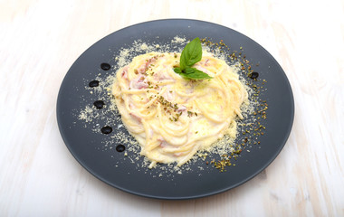 carbonara spaghetti dish