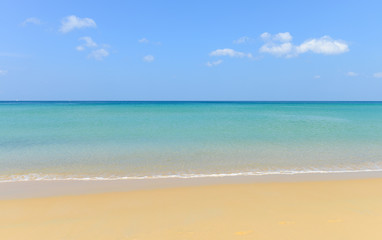 Fototapeta na wymiar Tropical beach and blue sky