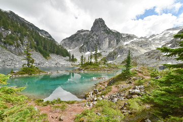 Spectacular views of turquoise-colored watersprite lake in Squamish, BC