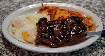 steak eggs and hashbrowns