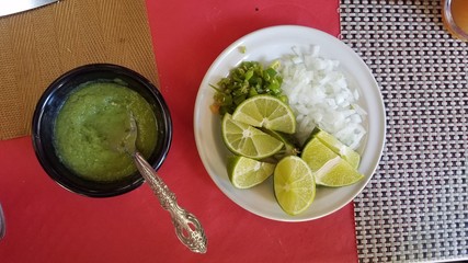 guacamole and chips