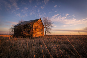 old red barn and sky