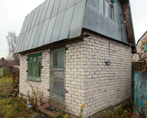 Old collapsing house in the country
