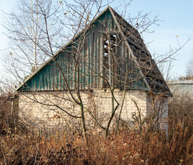 Old collapsing house in the country