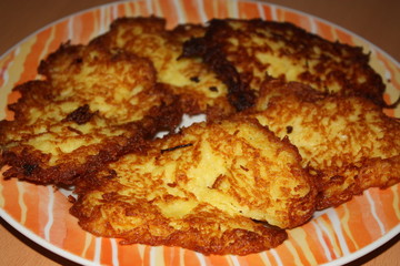 Frische Reibeplätzchen