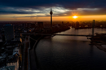 Sonnenaufgang in D&uuml;sseldorf - Germany