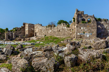 Fototapeta na wymiar Old ruins of the city of Side Turkey