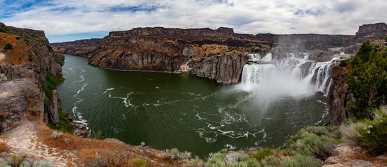 Shoshone falls panorama, river curve in Idaho