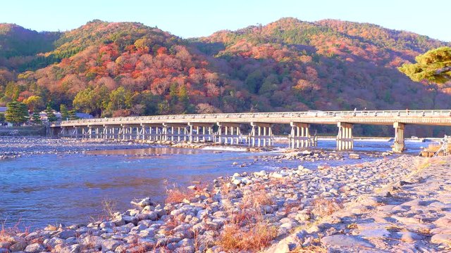 [4K] 日本の秋 京都嵐山 渡月橋と紅葉