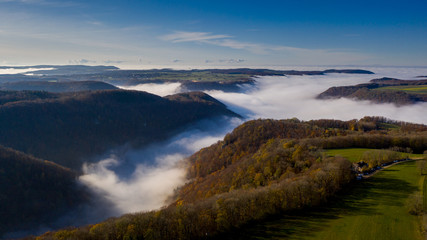 Nebel im Tal - Hebstlandschaft