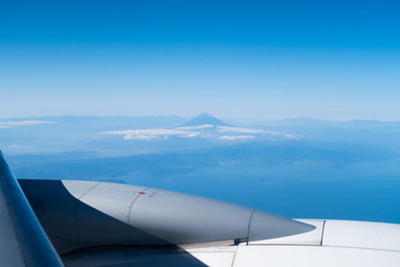 上空から眺める富士山