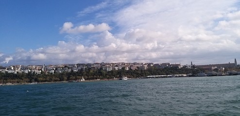 Obraz premium Sea and City