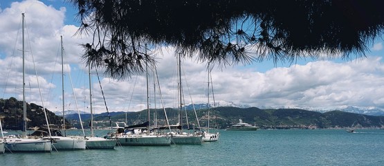 Nubi sul mare 